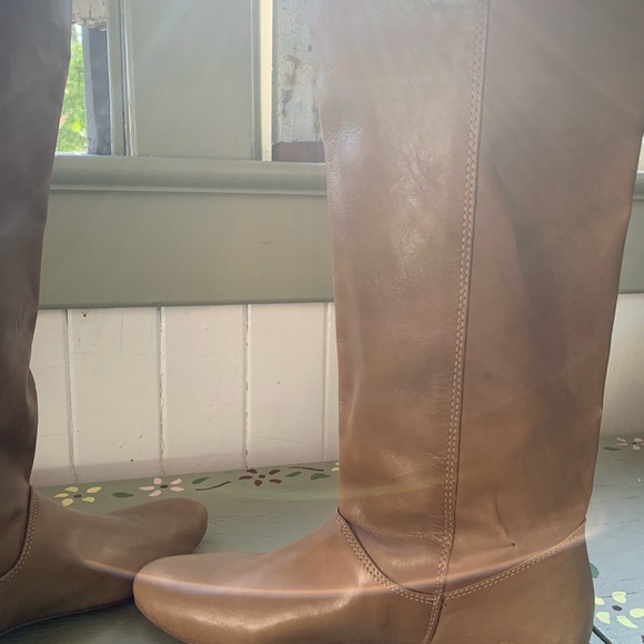 Tan Leather Boots - Le Chateau - Picture 9 of 9